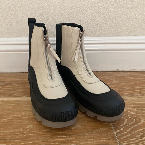 Circus NY by Sam Edelman Bethanie Zip Front Boot (Women). Size 7 - Picture 4 of 7